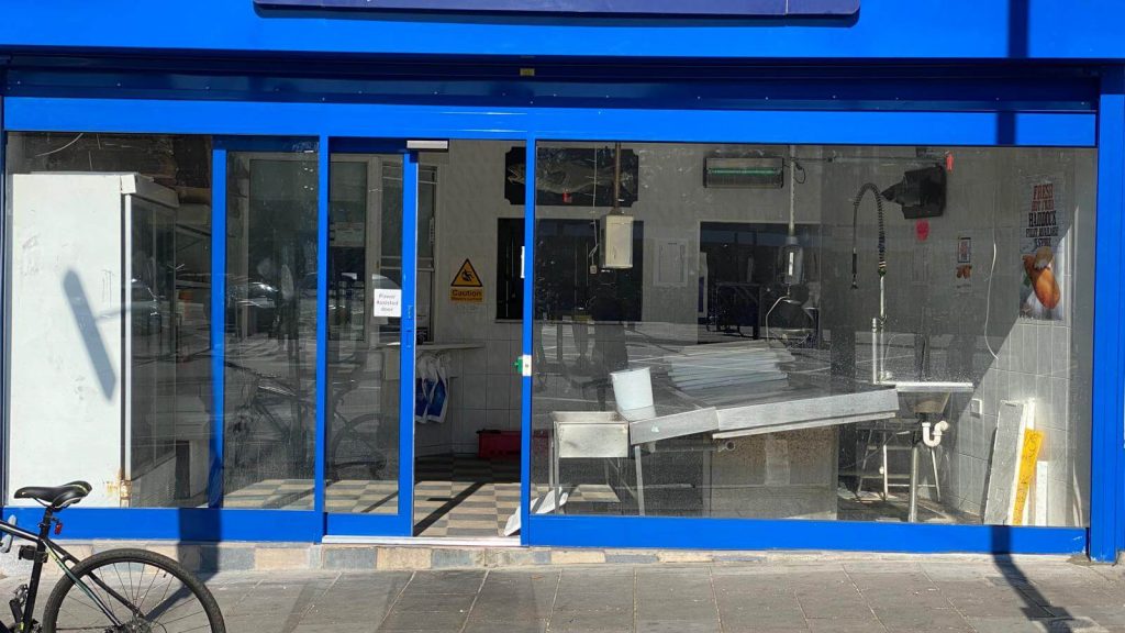 Aluminium Shop Front Doors - Redwood Shopfront