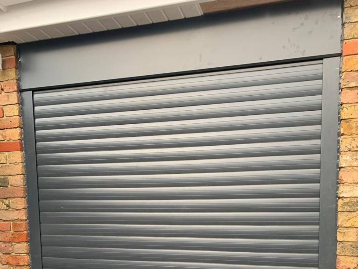 Insulated industrial roller shutters