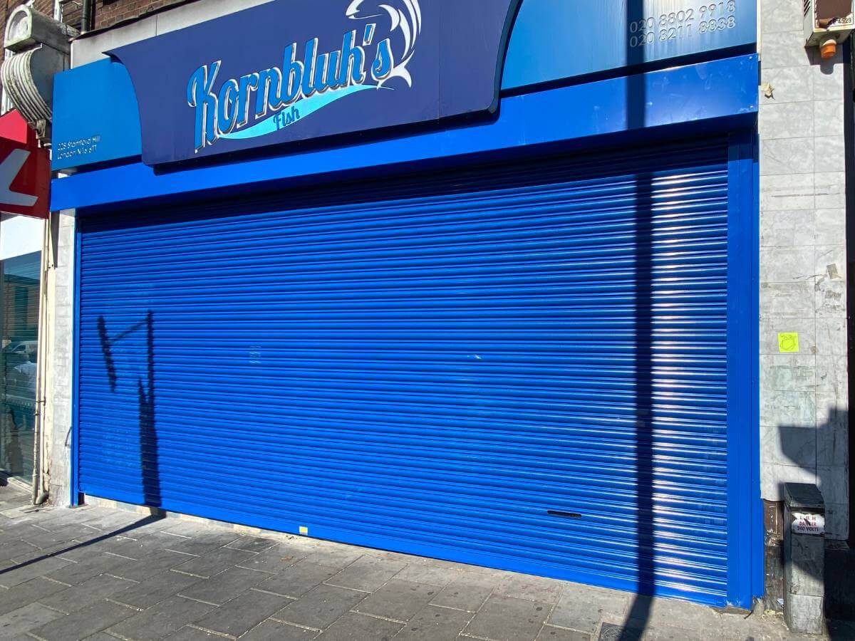 Reliable perforated roller shutters